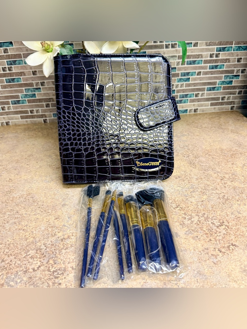 Senegence makeup case and brushes